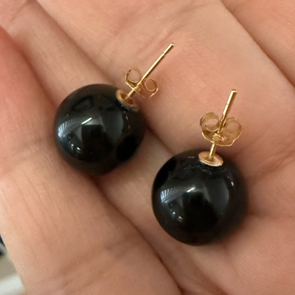 Solid 14K gold 11.8mm black onyx stud earrings - Picture 3 of 8
